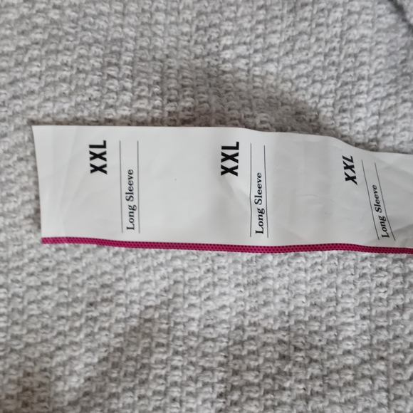 Mens XXL Henley top. - Picture 4 of 9